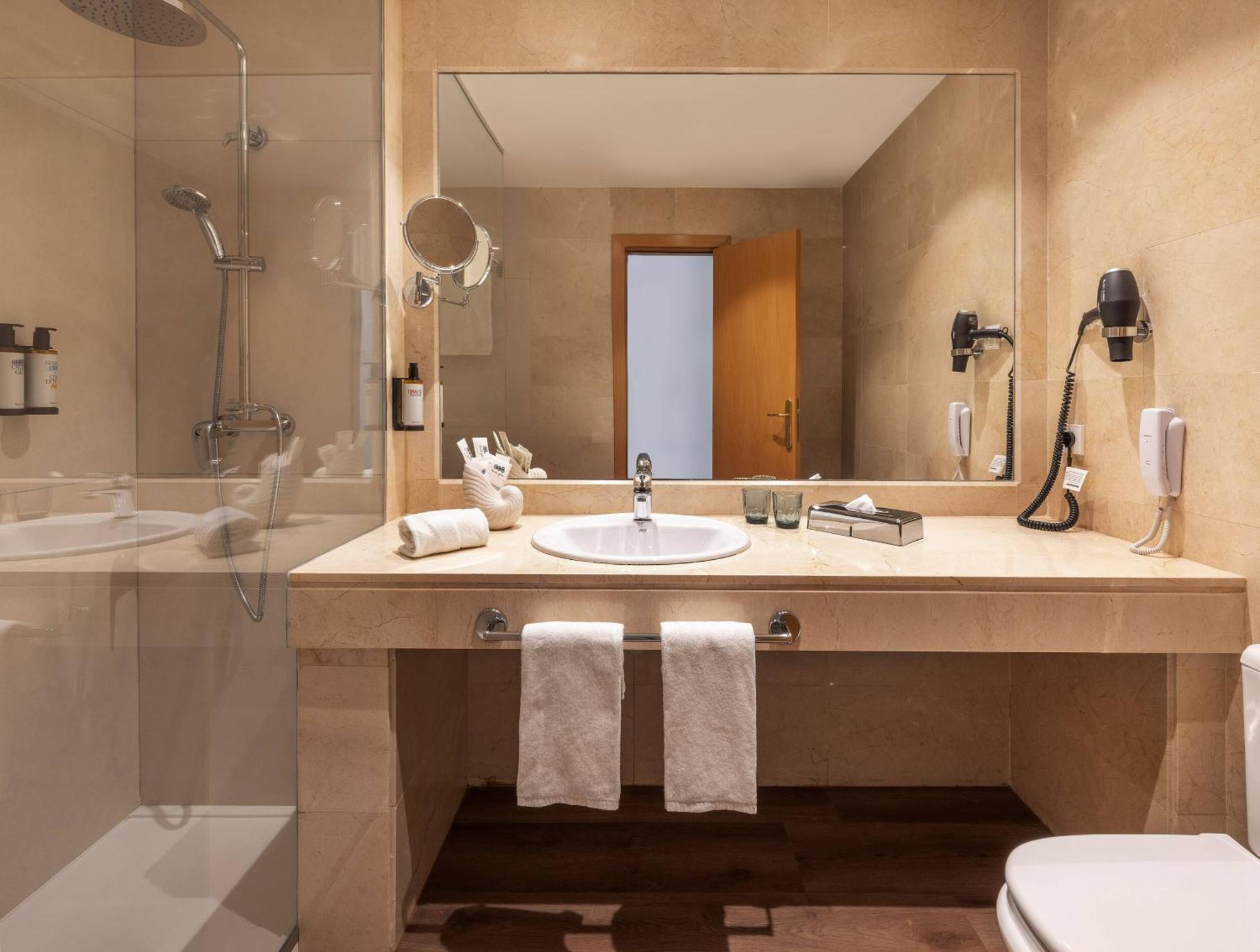 Hotel Malaga Alameda Centro, Affiliated By Melia — Photos 1